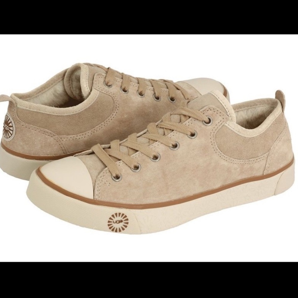 UGG AUSTRALIA “ EVERA 1888 “ WOMENS SIZE 10 SHOES